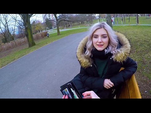 ❤️ Pul uchun notanish odamning issiq sutini yutadi - parkda Eva Elfi tomonidan blowjob Anal videoda bizda ️❤